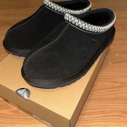 Black Ugg Slippers 