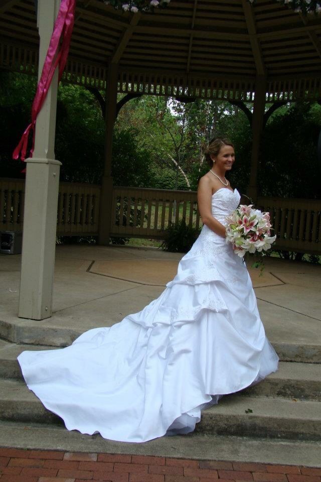 David’s Bridal T9669 Sweetheart Ballgown