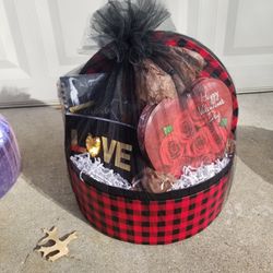 Valentine’s Day Baskets 