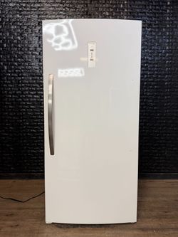 FRIGIDAIRE UPRIGHT FREEZER w/WARRANTY! R3247A