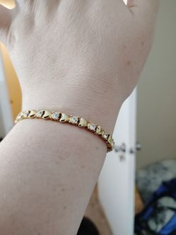Gold heart gemstone bracelet