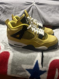 Jordan 4 Lightning