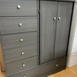 Wardrobe /guardaropa