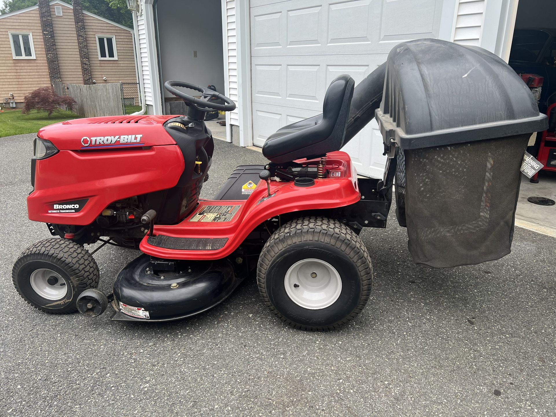 2011 Troy Bilt Bronco With Double Bags for Sale in Coventry RI OfferUp