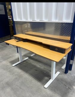 63 Inch Electric Standing Desk Height Adjustable, Sit to Stand Computer Workstations Large Work PC Table Home Office Writing Gaming Desks with Memory 