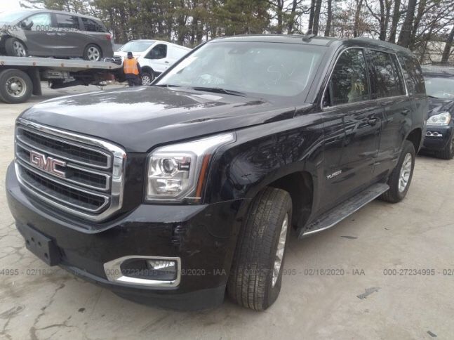 Parting out yukon for parts has collision damage 15 thru 20 OEM gmc parts fits Tahoe and Yukon denali