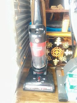 Hoover Wind Tunnel  XL Pet excellent  condition