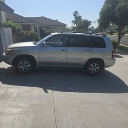 2005 Toyota Highlander – Reliable, Well-Maintained & Passed Smog