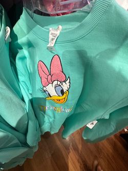 Disney Sweater Daisy Duck