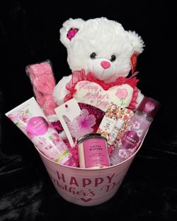 Mother’s day Baskets!!! Message for prices