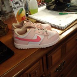 Kids Nike Pink N White