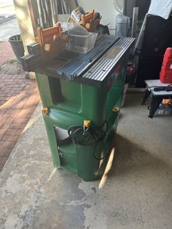 Chicago router with table