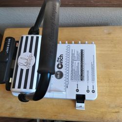 Heidi Swapp “The Cinch” Binding Machine – Scrapbooking / Planner / Craft Tool