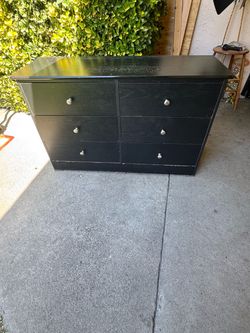 Black 6-Drawer Dresser