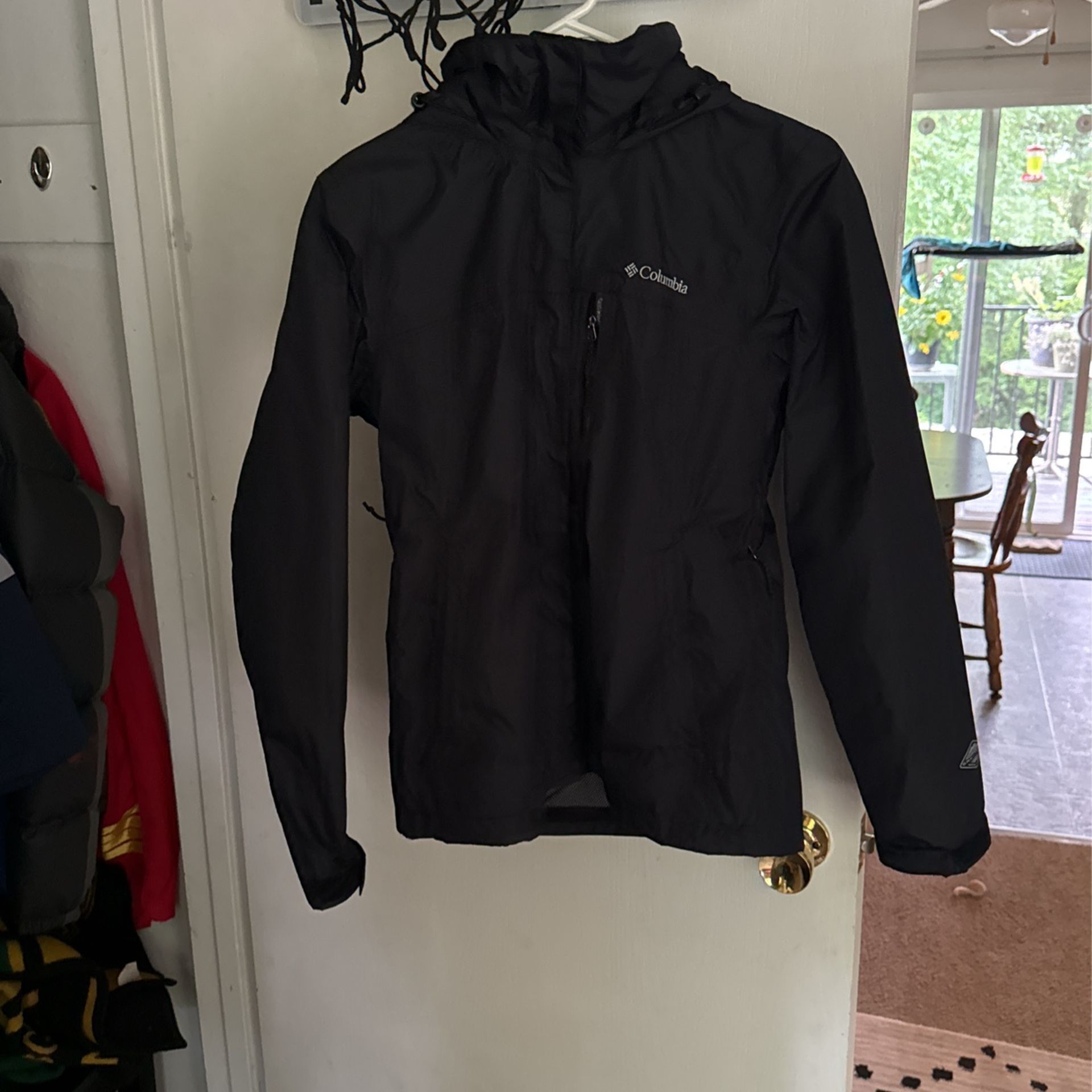Columbia Omni-Tech Rain Jacket XS (Black)