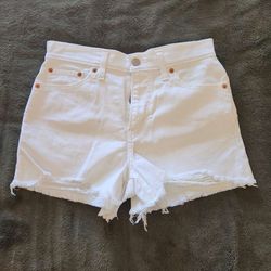 Women’s Levi’s shorts