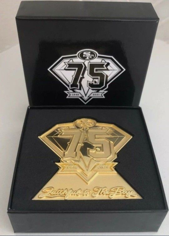 49ERS 75th Anniversary Stand-Up Medallion