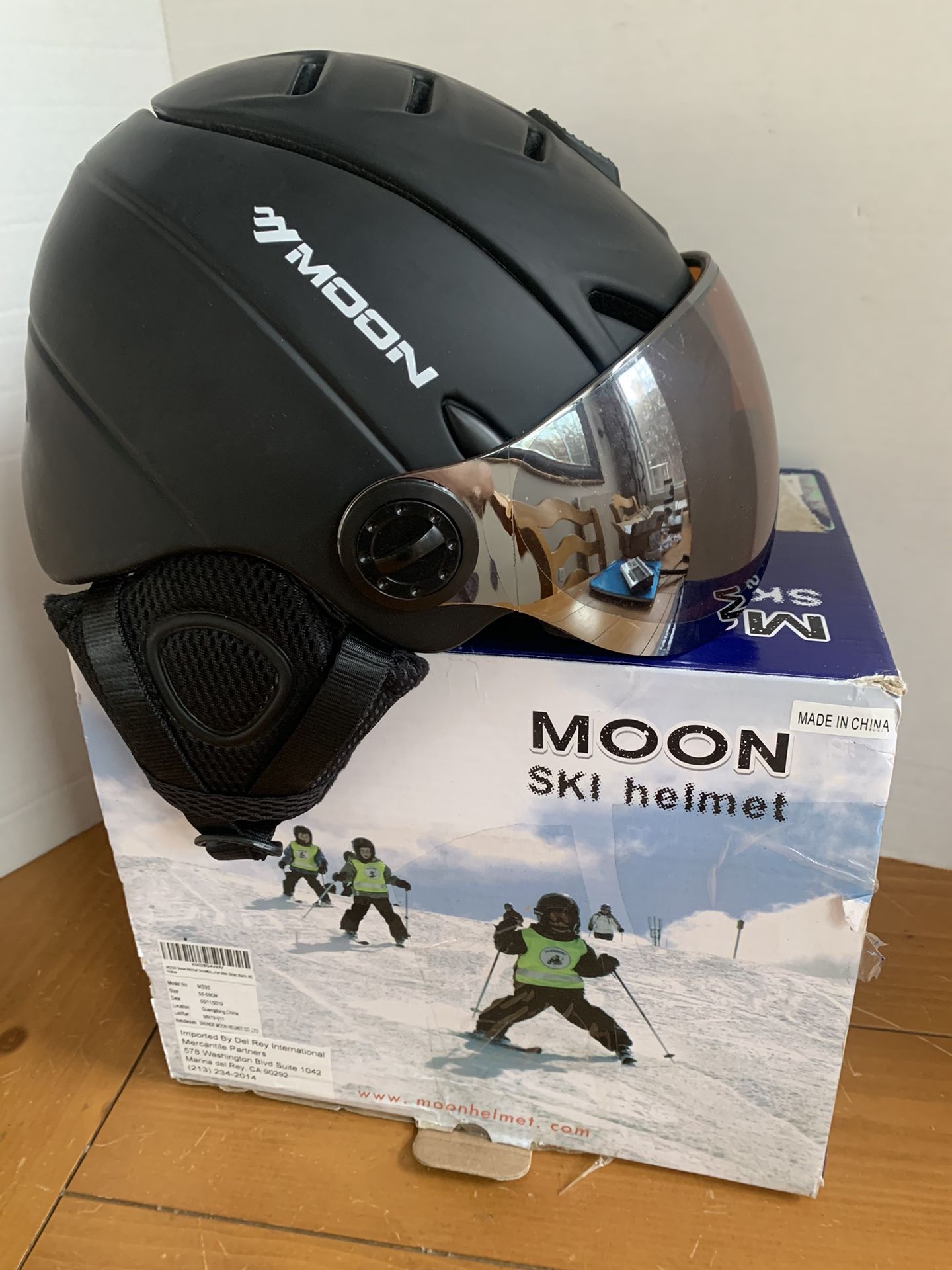 New Kids Snowboarding /Ski Helmet W/googles Medium