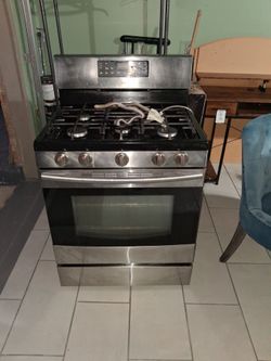 Gas stove