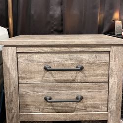 1 Nightstand 