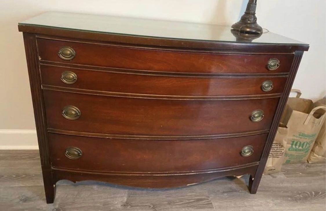 Vintage Serpentine Mahogany DIXIE Dresser With removable Glass Top