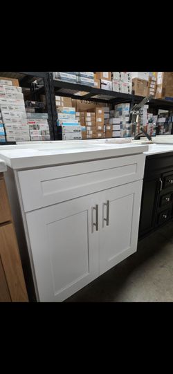 White Shaker 30" Bathroom Vanity with Sink