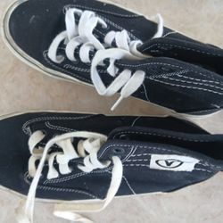 Women's Vans Off The Wall (Size 7)