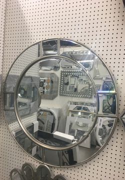 Beautiful wall mirror. 36x36. Brand new