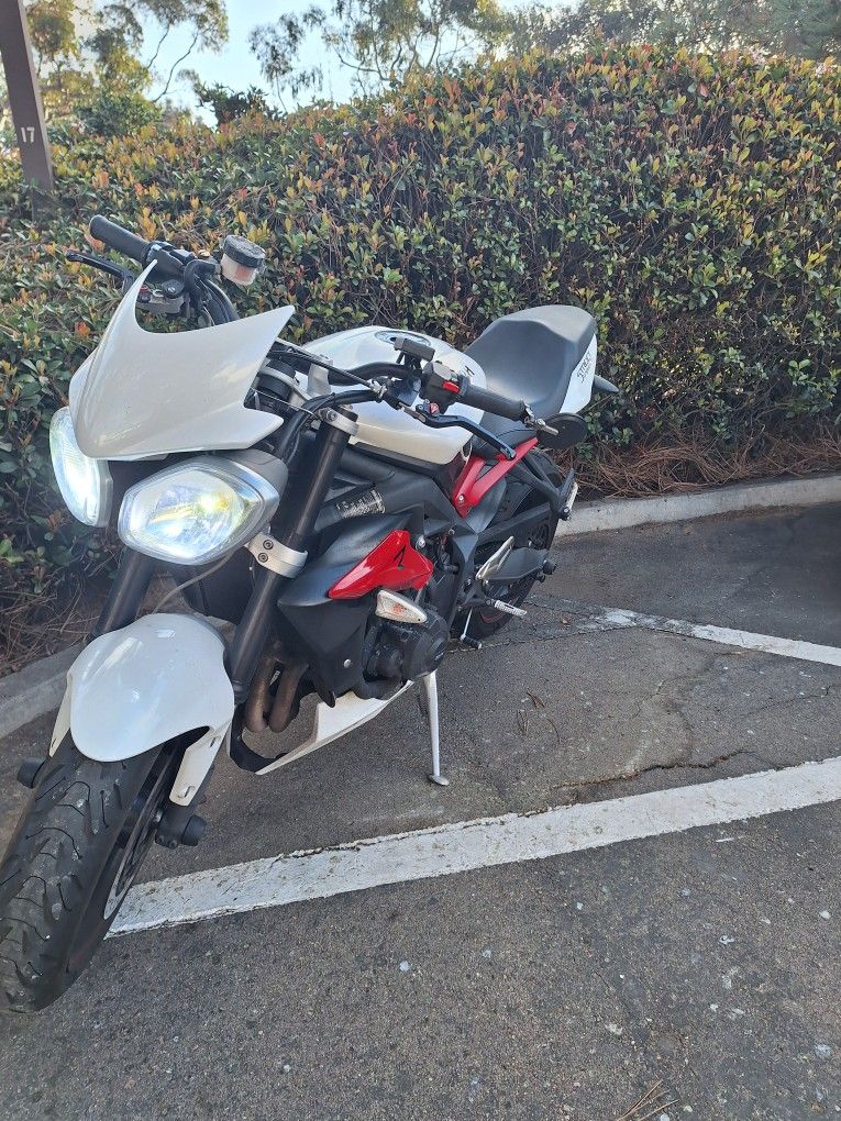 2017 Triumph 675 Street Triple