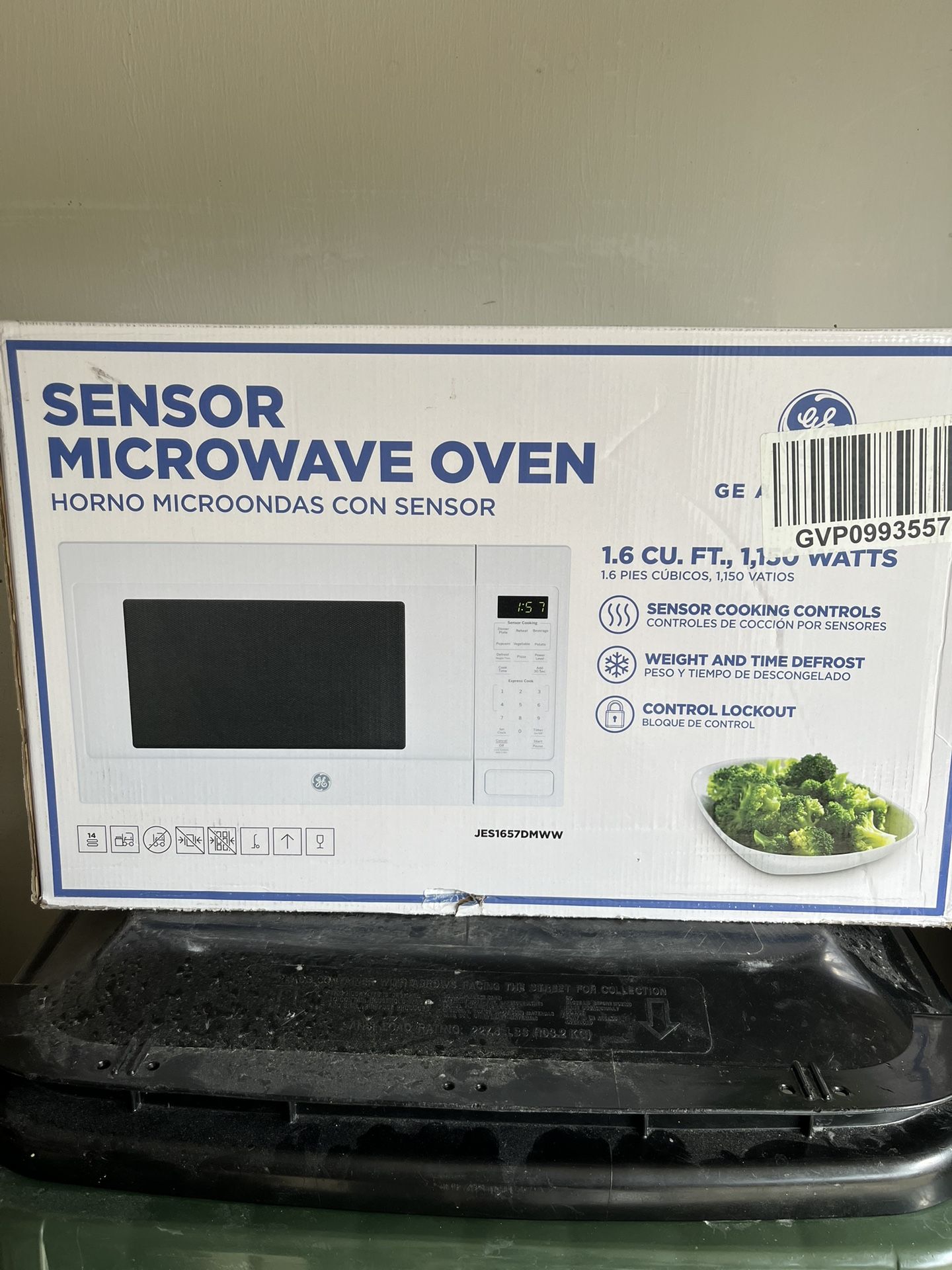 GE Sensor Microwave oven 1150 Watts Model JES1657DMWW