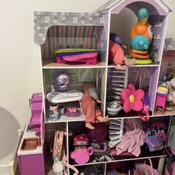 Doll House 