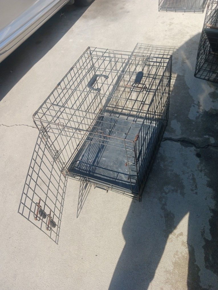 Dog Crate 🐕... Medium Size