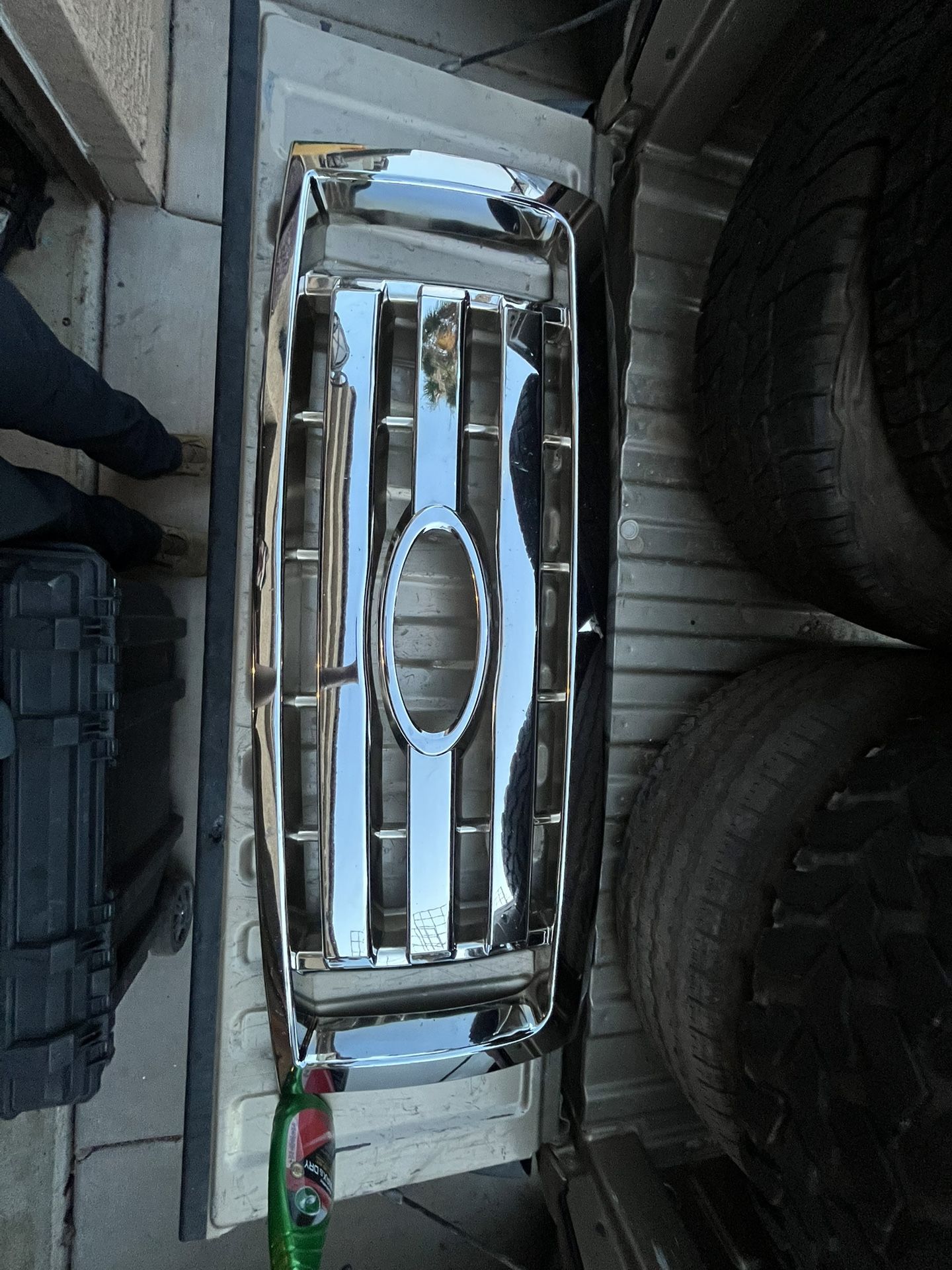 09-14 Ford F150 Grill Cover