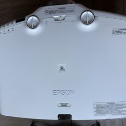 Epson V11H509020 PowerLite Pro G6150 LCD Projector