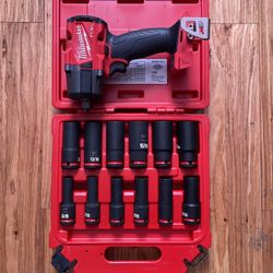 Milwaukee Impact Wrench And Socket Set