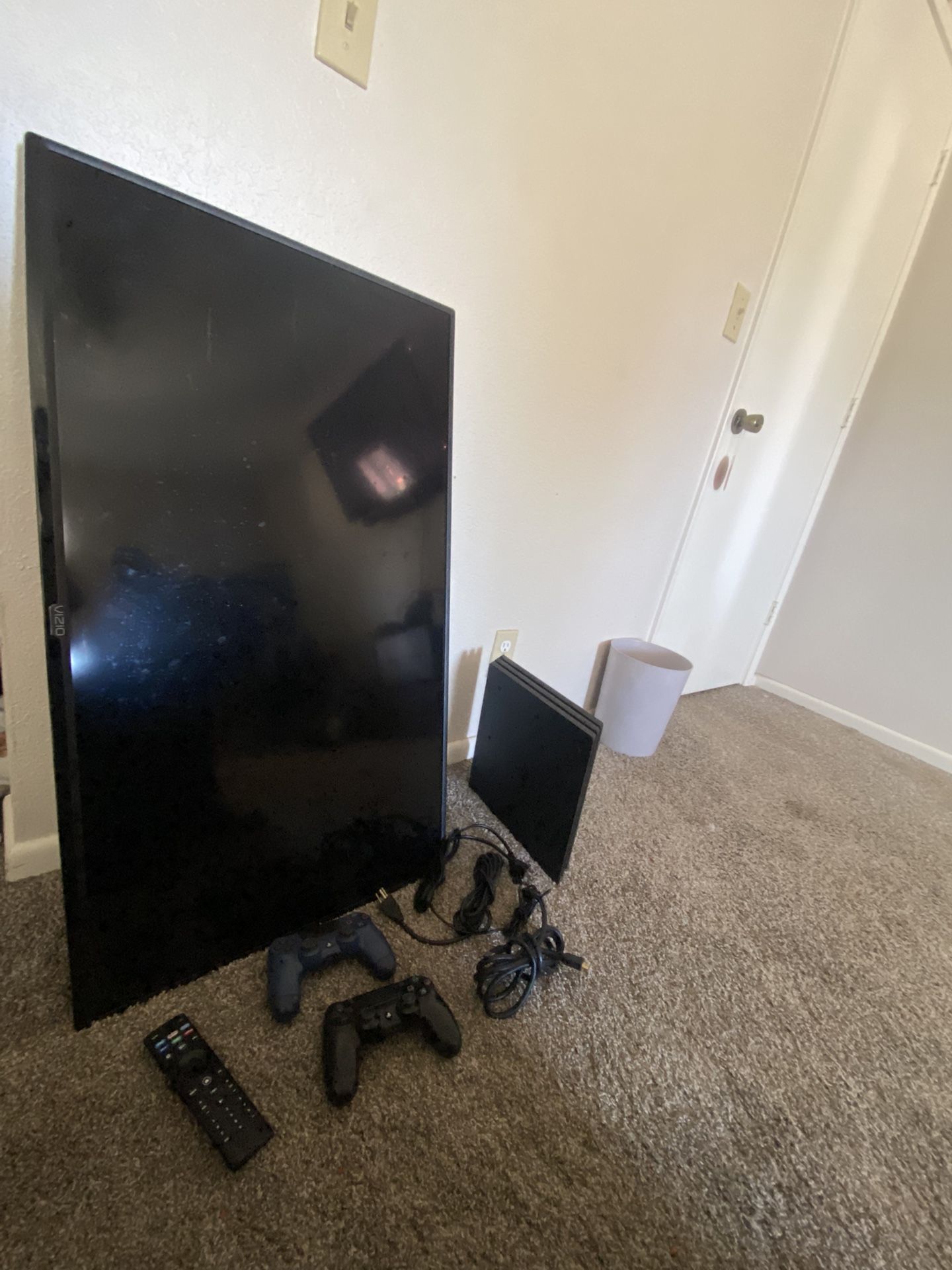 PS4 Pro & Smart 40in TV