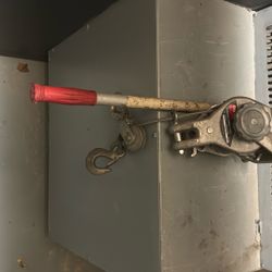 Dayton Manual Ratchet Puller