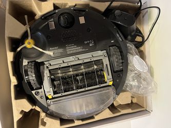 iRobot Roomba 692 Robot Vacuum Wi-Fi Connectivity Works with Alexa