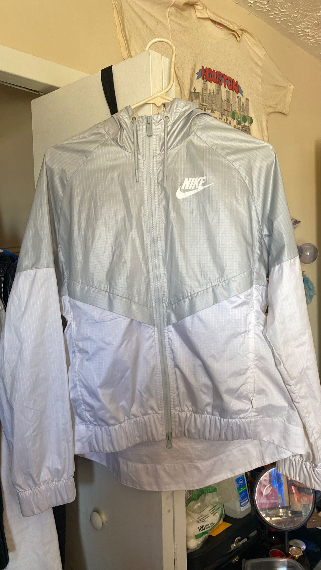 Nike rain jacket size medium