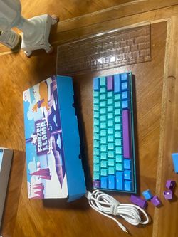 Frozen Llama keyboard pick up only