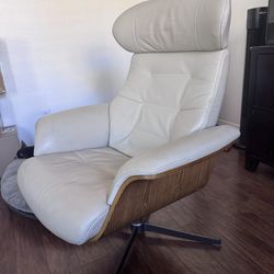 Amala Beige Leather Reclining Swivel Arm Chair Adjustable Headrestt 100% Leather excellent condition