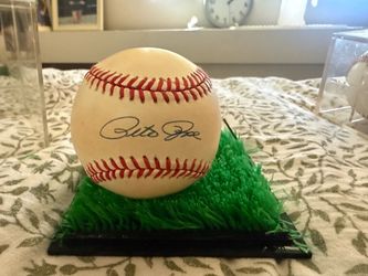 Pete Rose autographed baseball Beckett