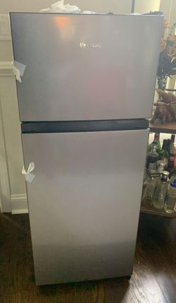 *Like New* Hisense 4.4 Cu Ft Double Door Compact Refrigerator & Freezer