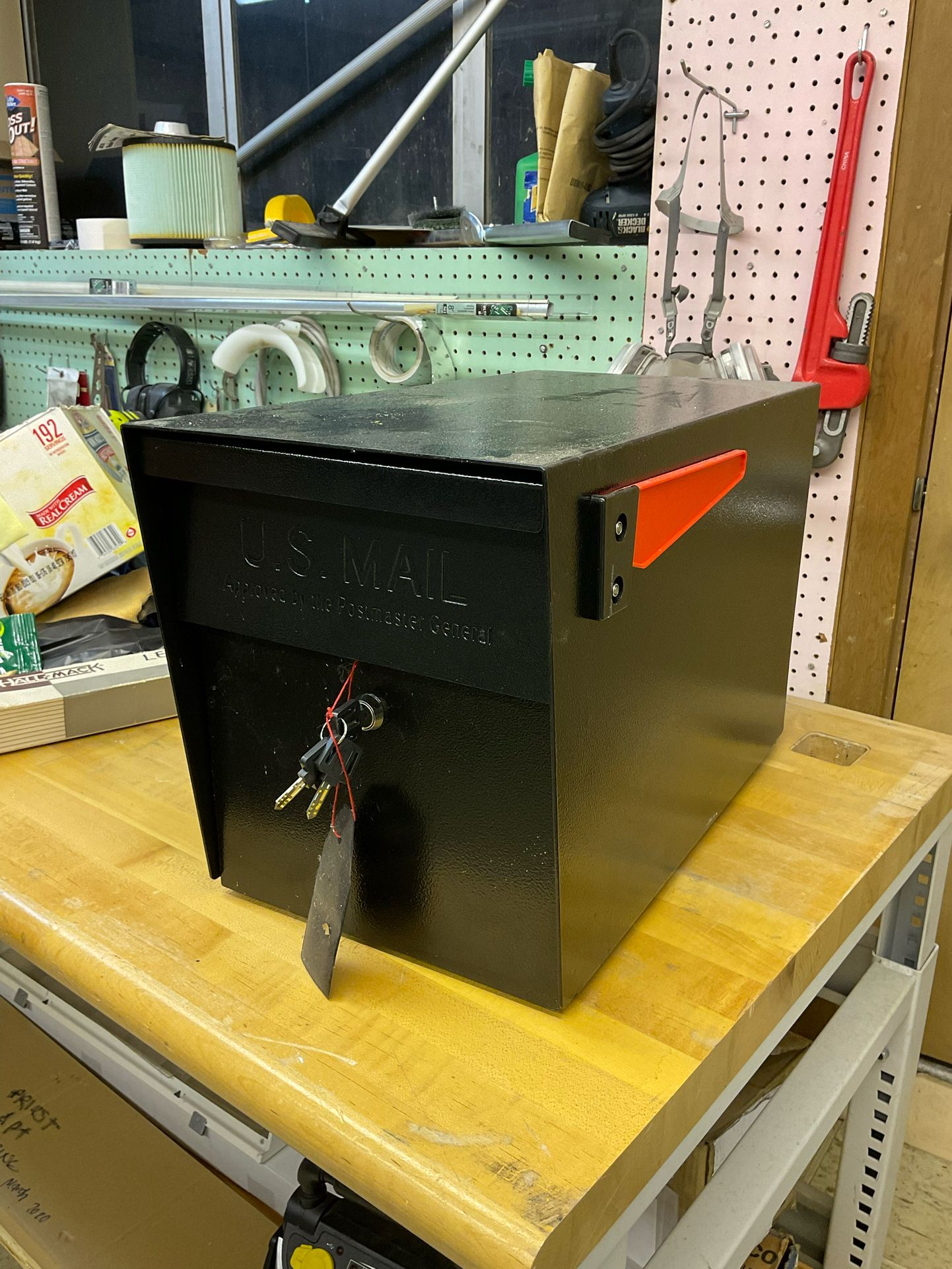 US Mail locking Mailbox