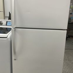 Whirlpool 30” Top Freezer-Bottom Refrigerator