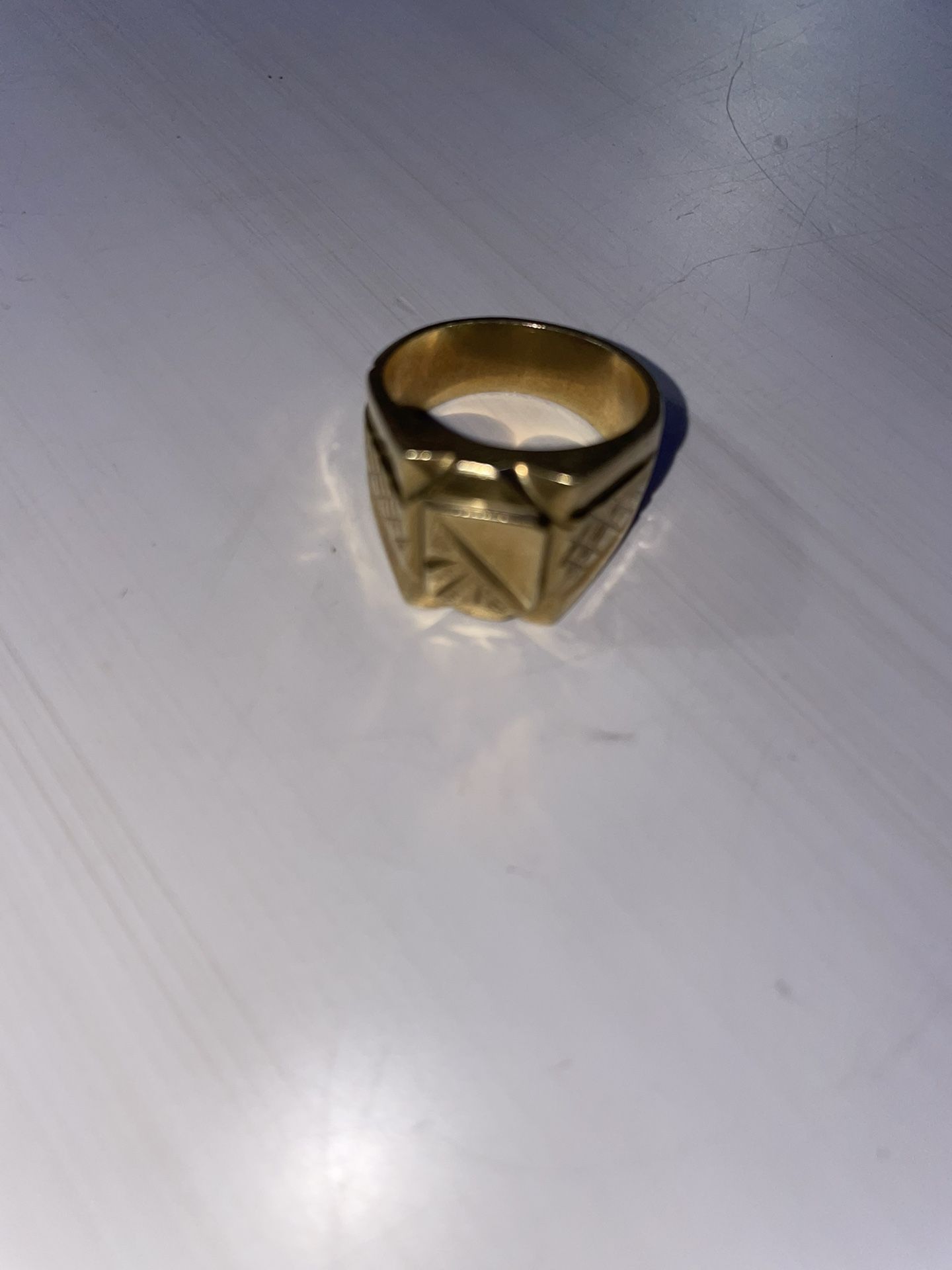 18k gold ring
