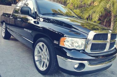 New oil change 2005 DODGE RAM Clean good