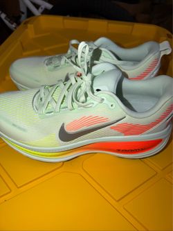 Vomero 18 sz 9.5 Men