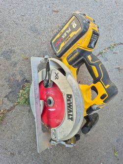 Cordless Circular Saw (sierra circular inalámbrica).  7 1/4