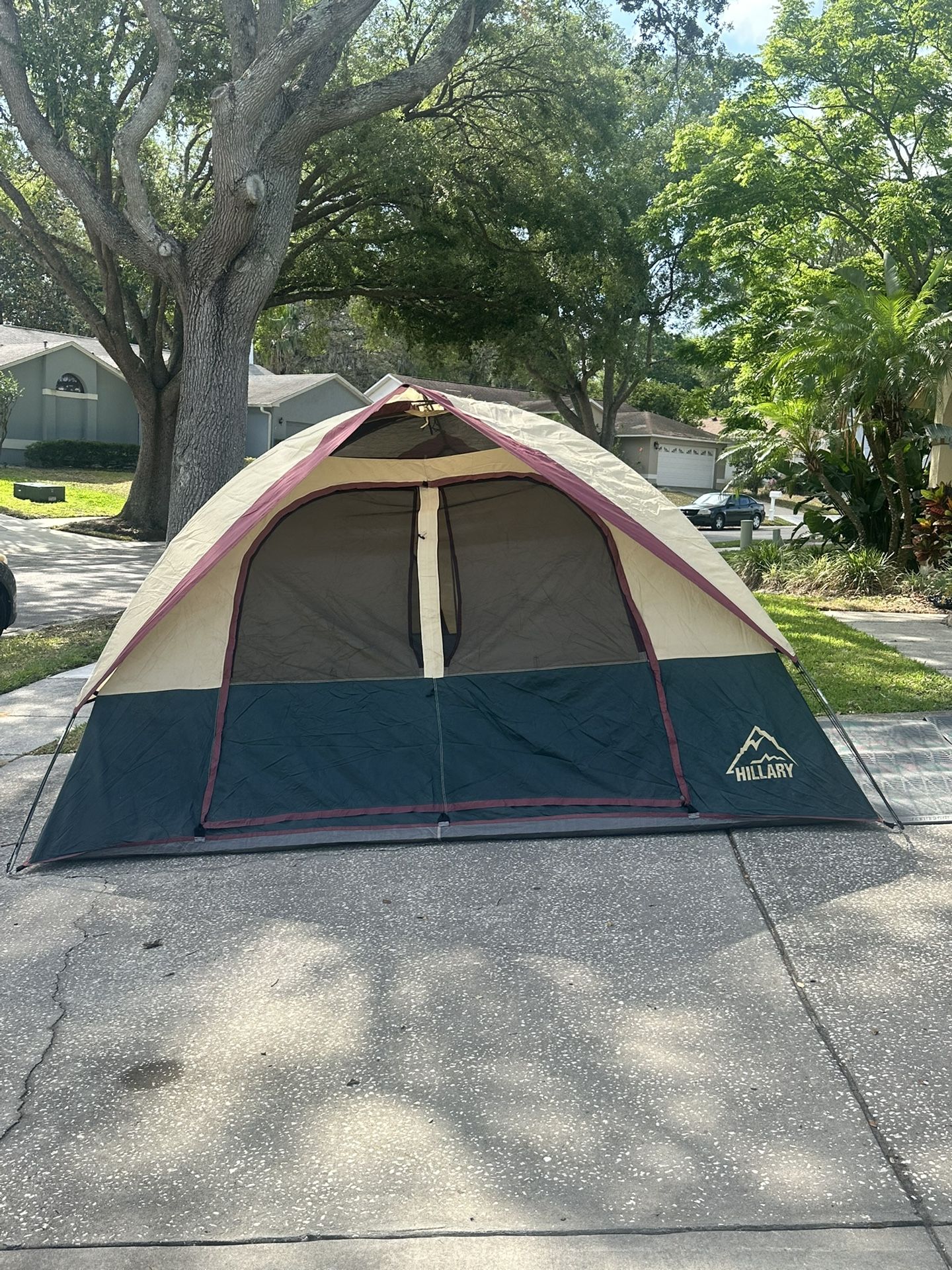 Hillary Tent With 4 - Free Sleeping Pads